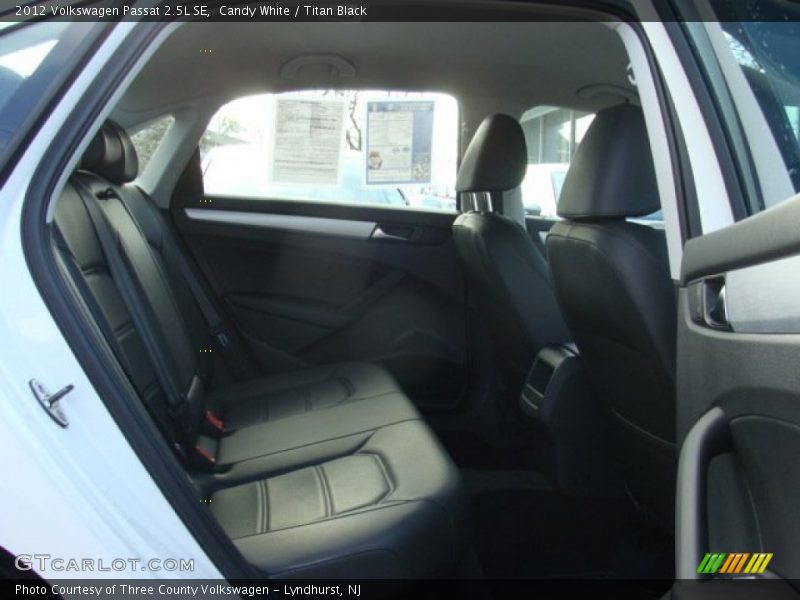 Candy White / Titan Black 2012 Volkswagen Passat 2.5L SE