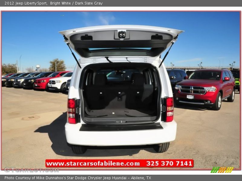 Bright White / Dark Slate Gray 2012 Jeep Liberty Sport