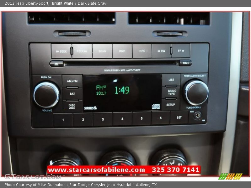 Bright White / Dark Slate Gray 2012 Jeep Liberty Sport