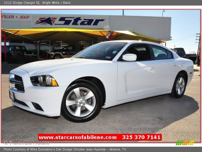 Bright White / Black 2012 Dodge Charger SE