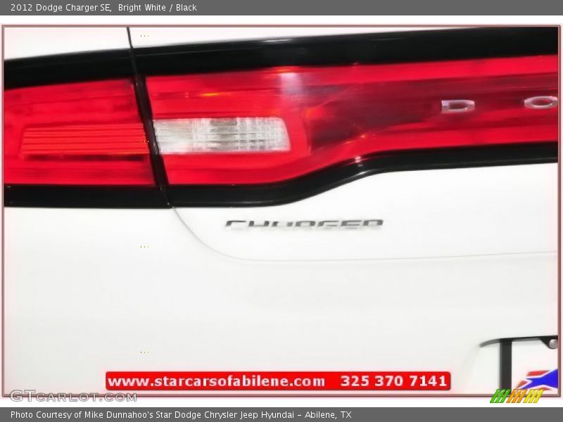 Bright White / Black 2012 Dodge Charger SE
