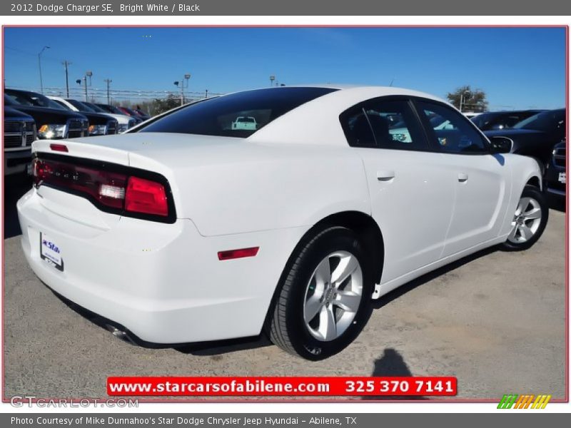 Bright White / Black 2012 Dodge Charger SE