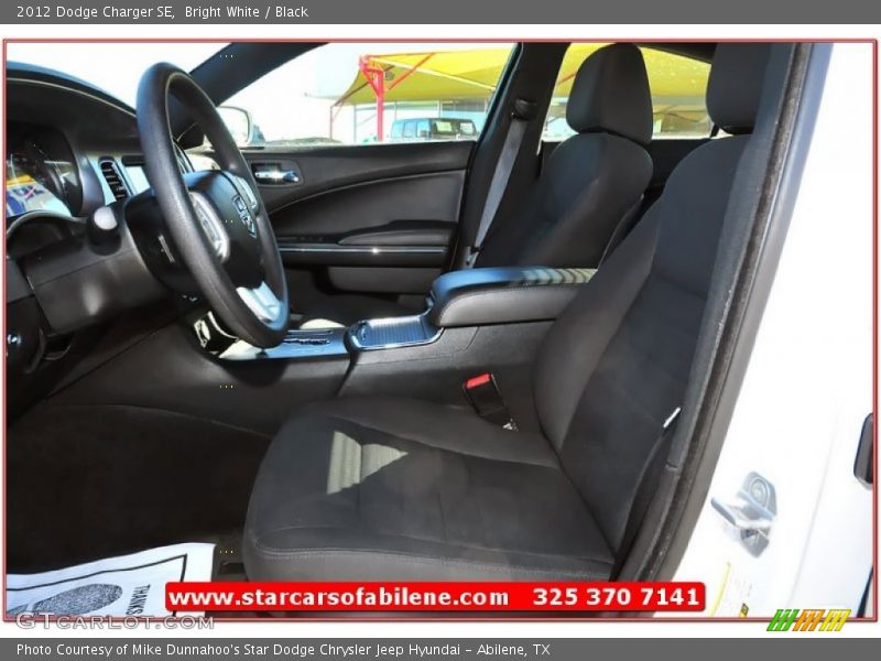 Bright White / Black 2012 Dodge Charger SE