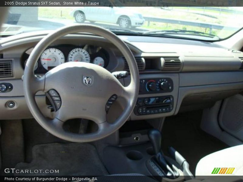 Stone White / Taupe 2005 Dodge Stratus SXT Sedan