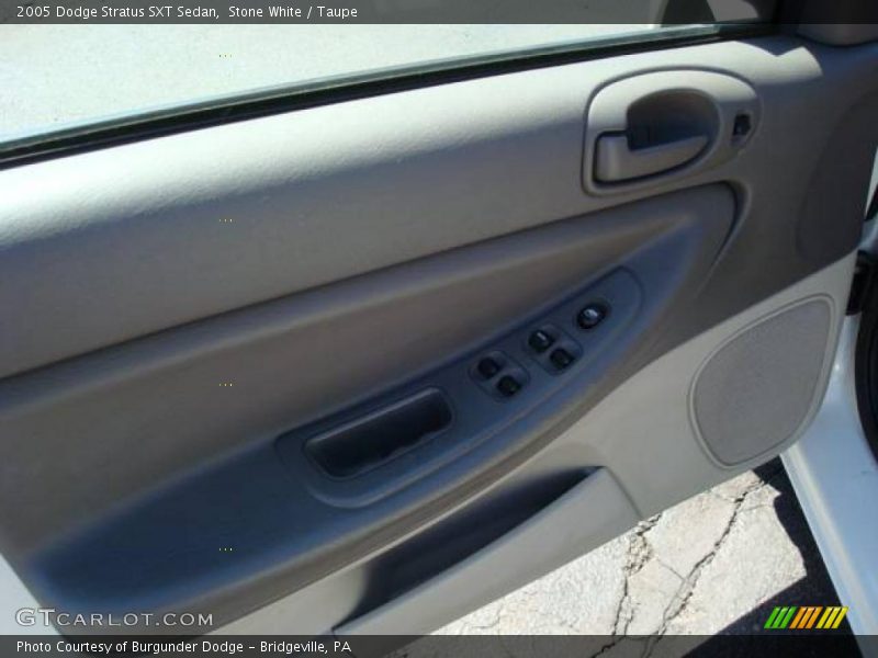 Stone White / Taupe 2005 Dodge Stratus SXT Sedan