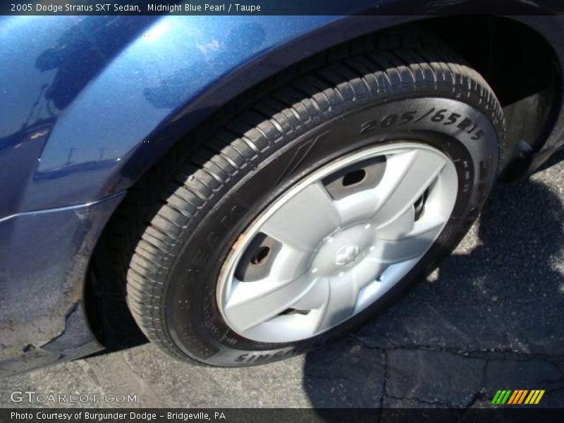 Midnight Blue Pearl / Taupe 2005 Dodge Stratus SXT Sedan