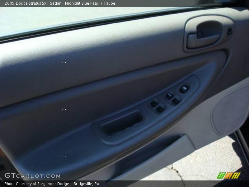 Midnight Blue Pearl / Taupe 2005 Dodge Stratus SXT Sedan