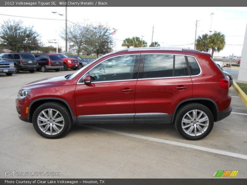 Wild Cherry Metallic / Black 2013 Volkswagen Tiguan SE