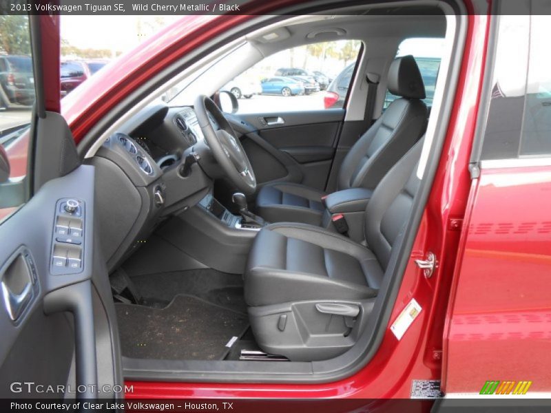 Wild Cherry Metallic / Black 2013 Volkswagen Tiguan SE