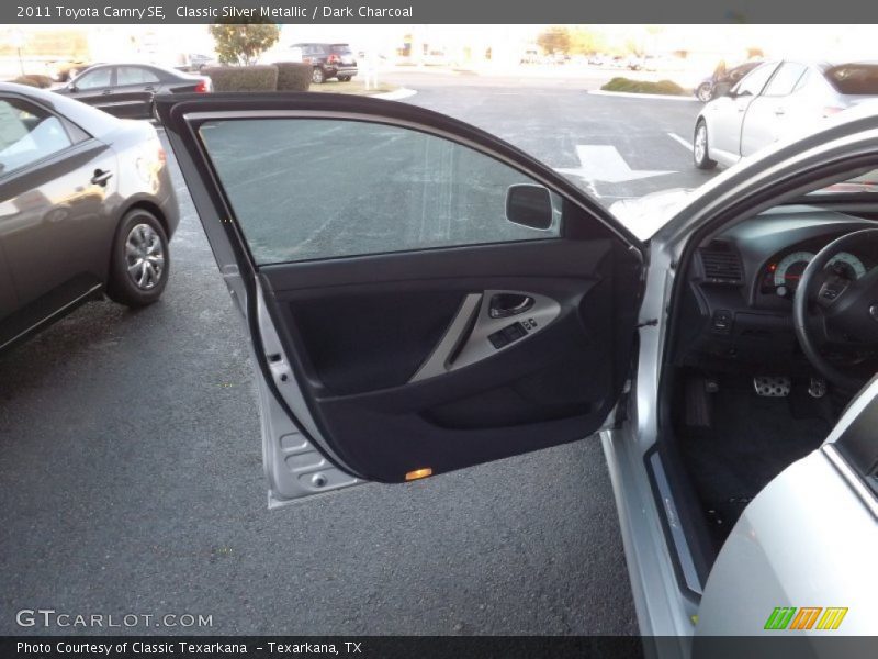 Classic Silver Metallic / Dark Charcoal 2011 Toyota Camry SE