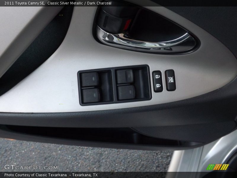 Classic Silver Metallic / Dark Charcoal 2011 Toyota Camry SE
