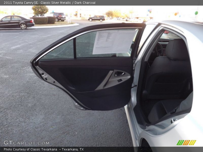 Classic Silver Metallic / Dark Charcoal 2011 Toyota Camry SE