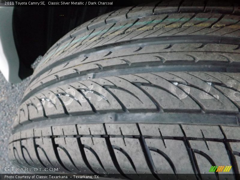 Classic Silver Metallic / Dark Charcoal 2011 Toyota Camry SE