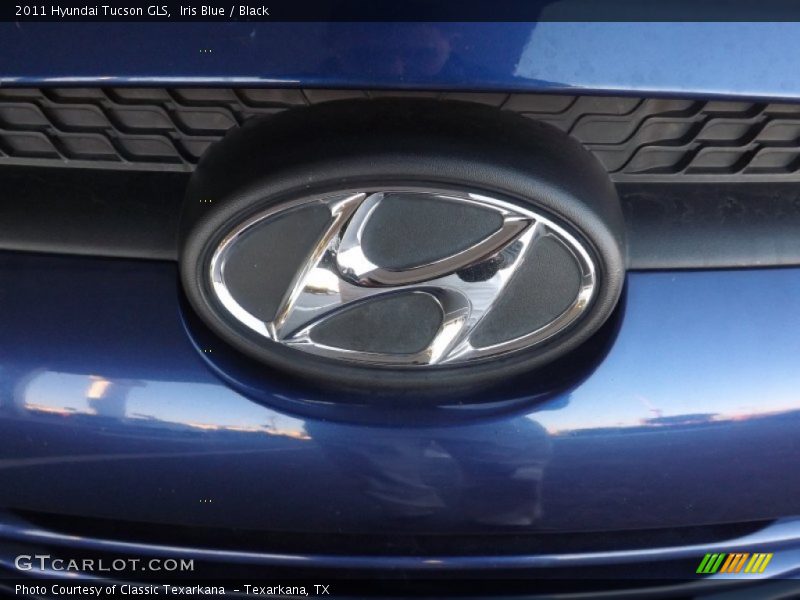 Iris Blue / Black 2011 Hyundai Tucson GLS