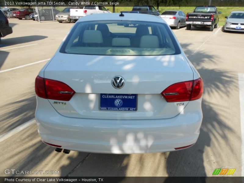 Candy White / Cornsilk Beige 2013 Volkswagen Jetta TDI Sedan