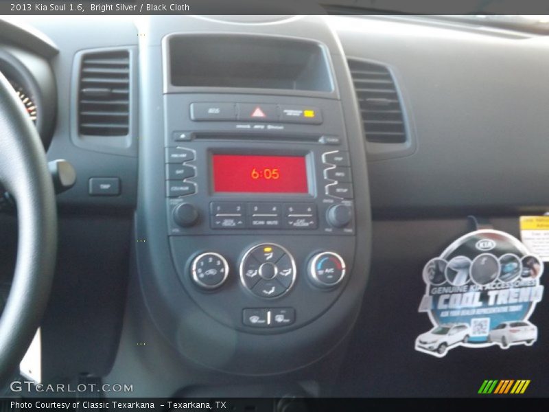 Bright Silver / Black Cloth 2013 Kia Soul 1.6