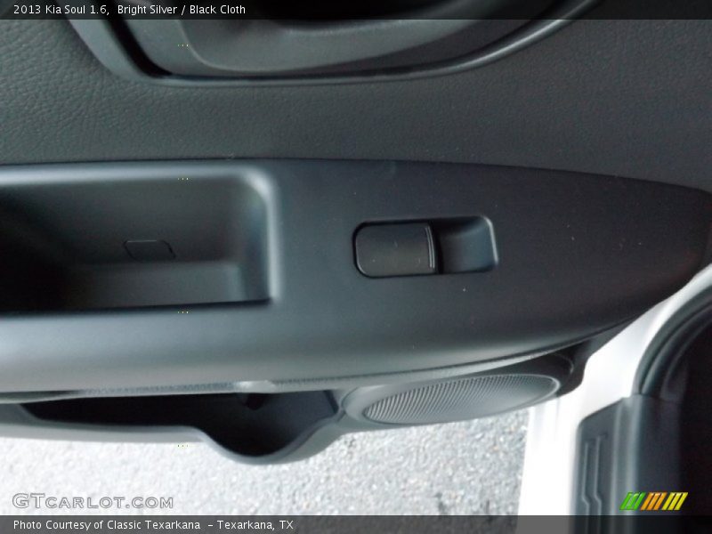Bright Silver / Black Cloth 2013 Kia Soul 1.6