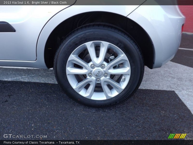 Bright Silver / Black Cloth 2013 Kia Soul 1.6