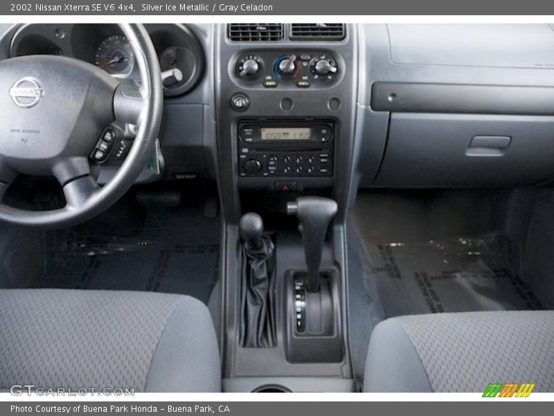 Silver Ice Metallic / Gray Celadon 2002 Nissan Xterra SE V6 4x4