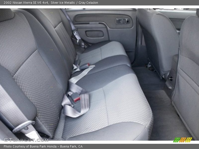 Silver Ice Metallic / Gray Celadon 2002 Nissan Xterra SE V6 4x4