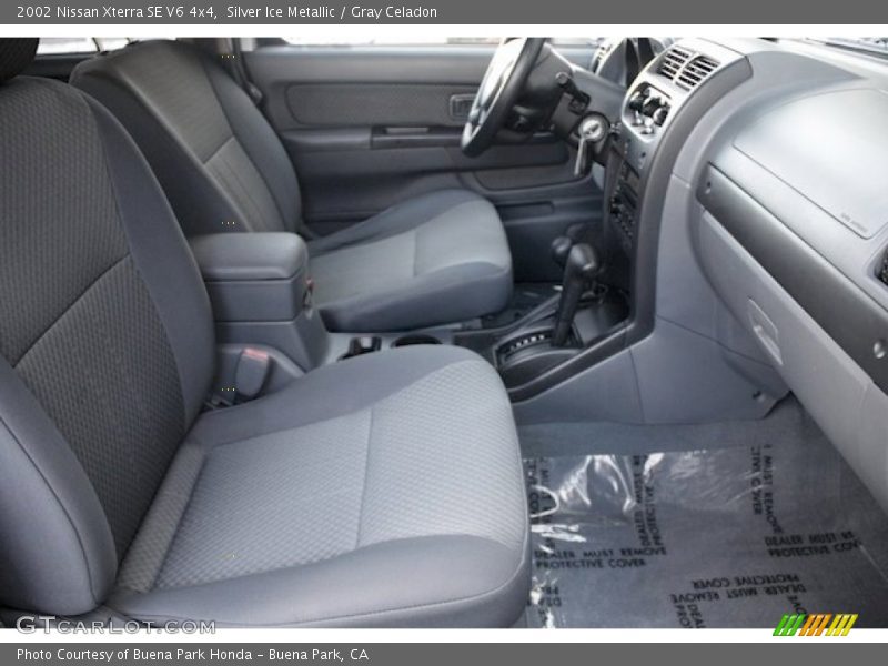 Silver Ice Metallic / Gray Celadon 2002 Nissan Xterra SE V6 4x4