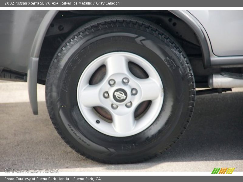 Silver Ice Metallic / Gray Celadon 2002 Nissan Xterra SE V6 4x4
