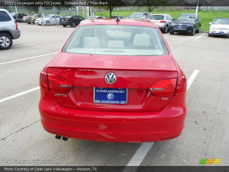 Tornado Red / Titan Black 2013 Volkswagen Jetta TDI Sedan