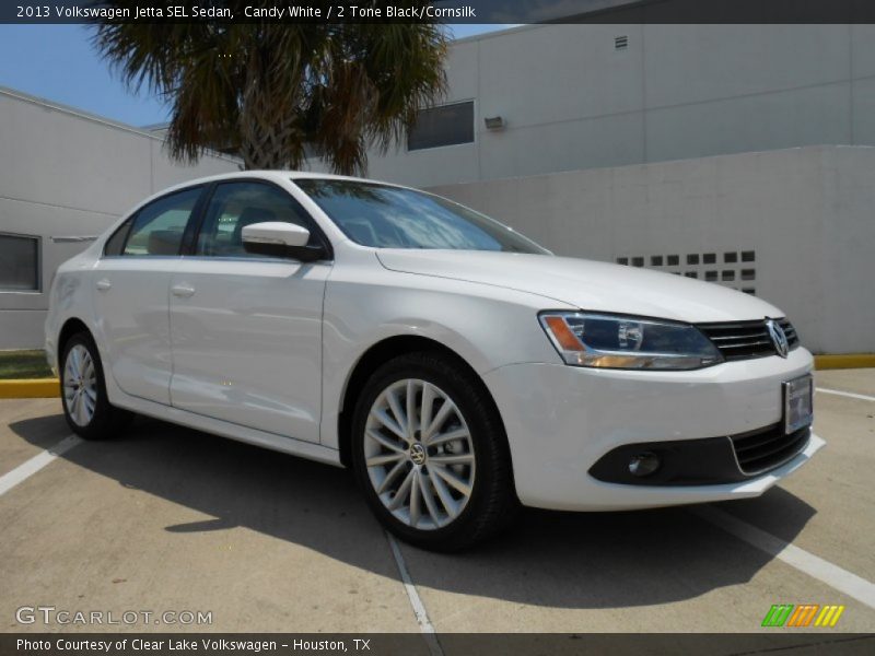 Candy White / 2 Tone Black/Cornsilk 2013 Volkswagen Jetta SEL Sedan
