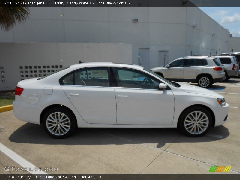 Candy White / 2 Tone Black/Cornsilk 2013 Volkswagen Jetta SEL Sedan