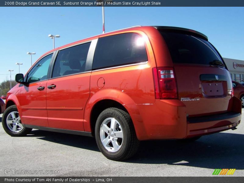 Sunburst Orange Pearl / Medium Slate Gray/Light Shale 2008 Dodge Grand Caravan SE
