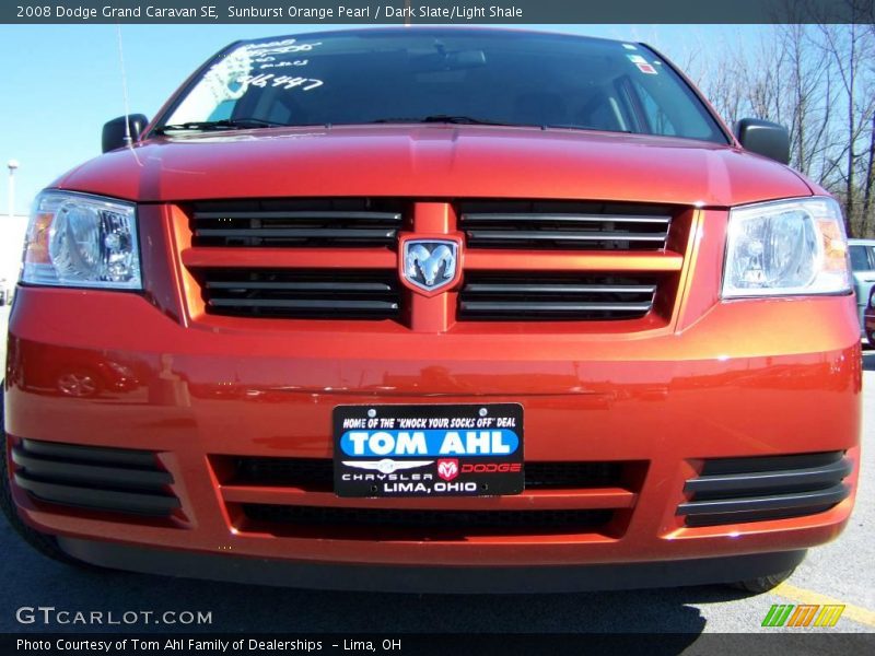 Sunburst Orange Pearl / Dark Slate/Light Shale 2008 Dodge Grand Caravan SE