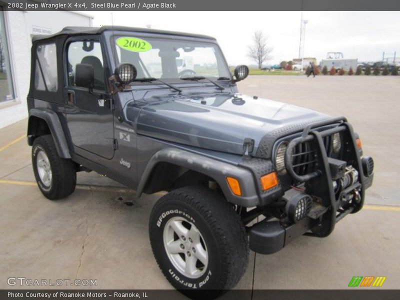 Front 3/4 View of 2002 Wrangler X 4x4