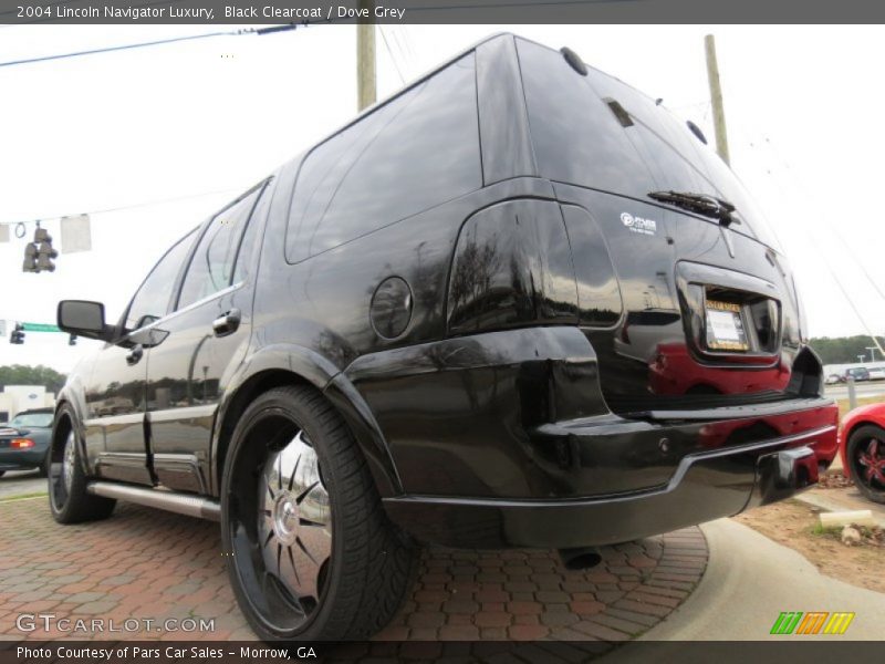 Black Clearcoat / Dove Grey 2004 Lincoln Navigator Luxury