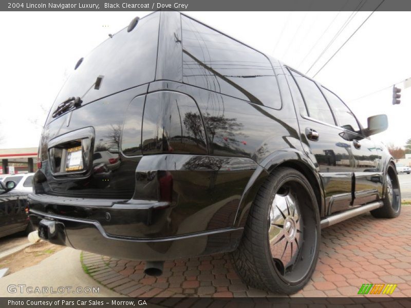 Black Clearcoat / Dove Grey 2004 Lincoln Navigator Luxury