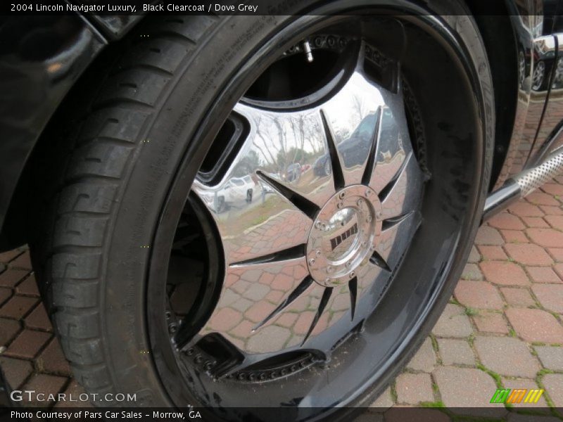 Custom Wheels of 2004 Navigator Luxury