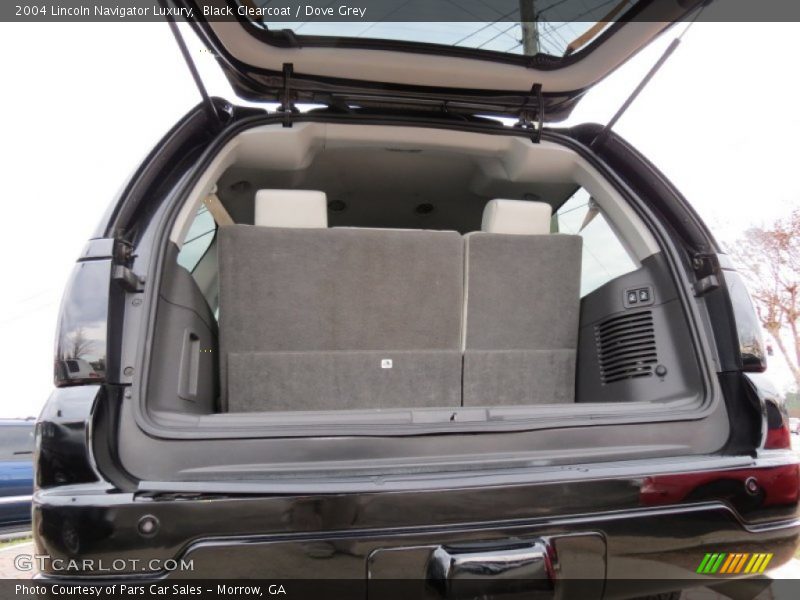 Black Clearcoat / Dove Grey 2004 Lincoln Navigator Luxury