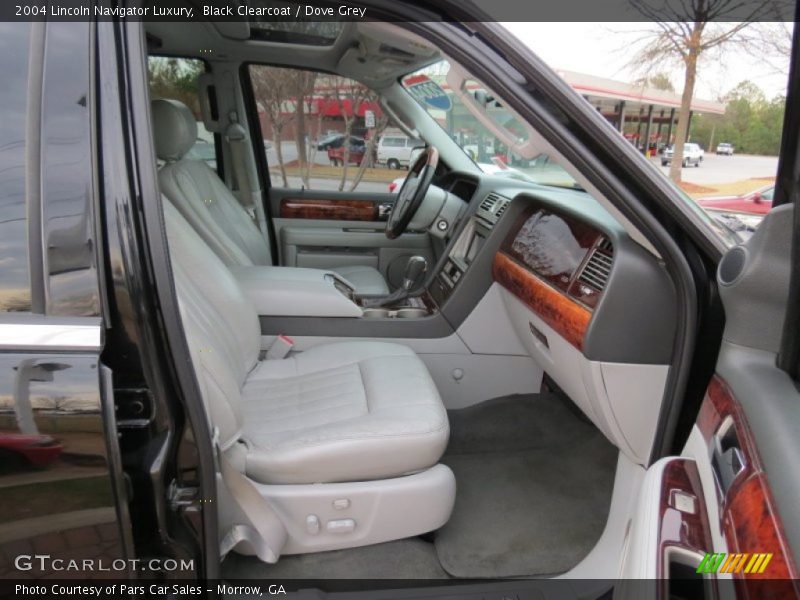 Front Seat of 2004 Navigator Luxury