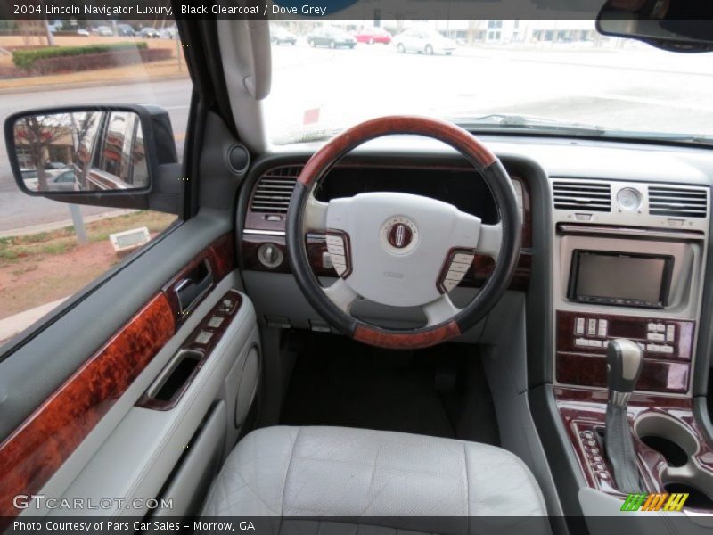 Black Clearcoat / Dove Grey 2004 Lincoln Navigator Luxury