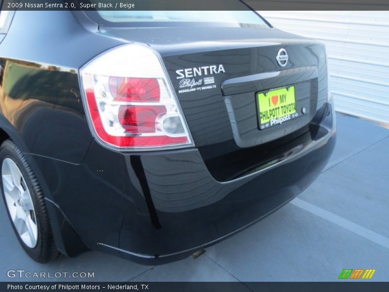 Super Black / Beige 2009 Nissan Sentra 2.0