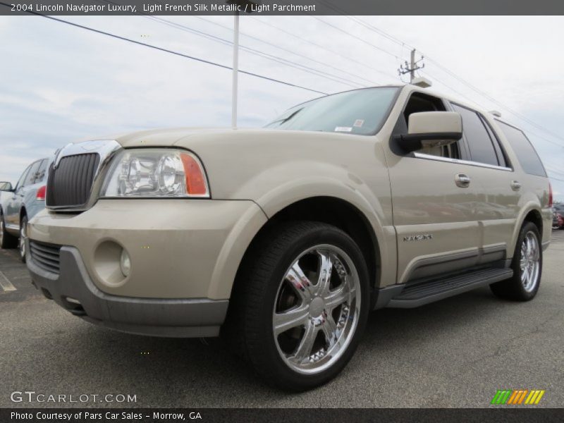 Light French Silk Metallic / Light Parchment 2004 Lincoln Navigator Luxury