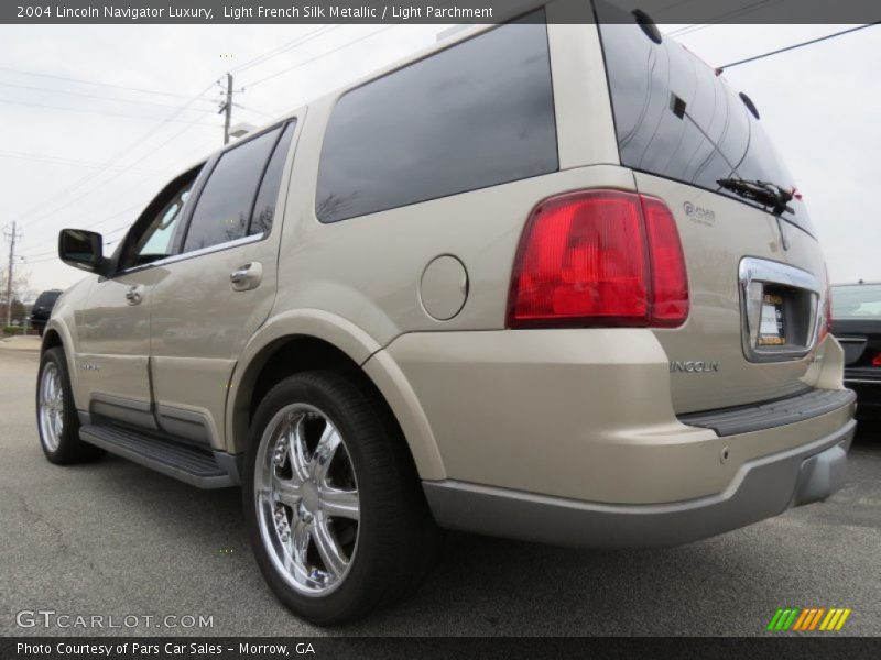 Light French Silk Metallic / Light Parchment 2004 Lincoln Navigator Luxury
