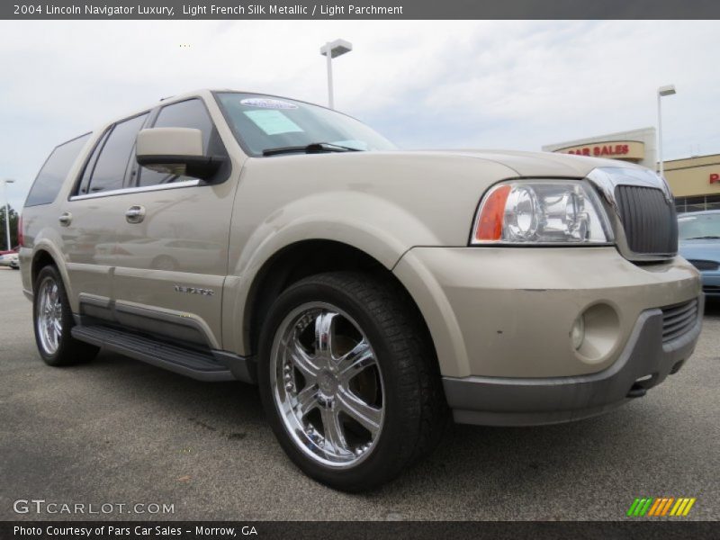 Light French Silk Metallic / Light Parchment 2004 Lincoln Navigator Luxury