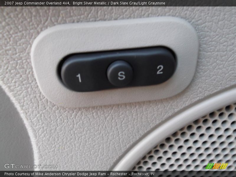 Bright Silver Metallic / Dark Slate Gray/Light Graystone 2007 Jeep Commander Overland 4x4