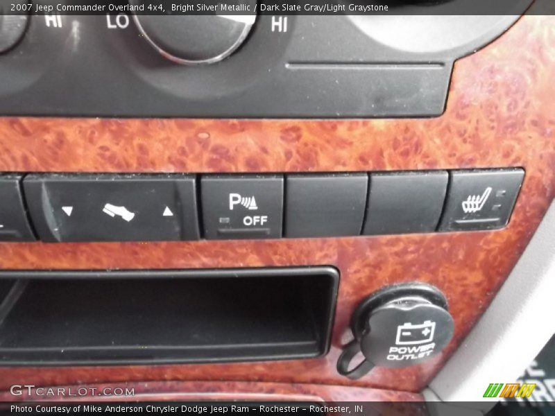 Bright Silver Metallic / Dark Slate Gray/Light Graystone 2007 Jeep Commander Overland 4x4