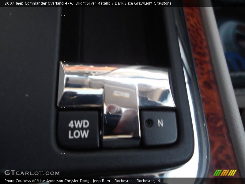 Bright Silver Metallic / Dark Slate Gray/Light Graystone 2007 Jeep Commander Overland 4x4