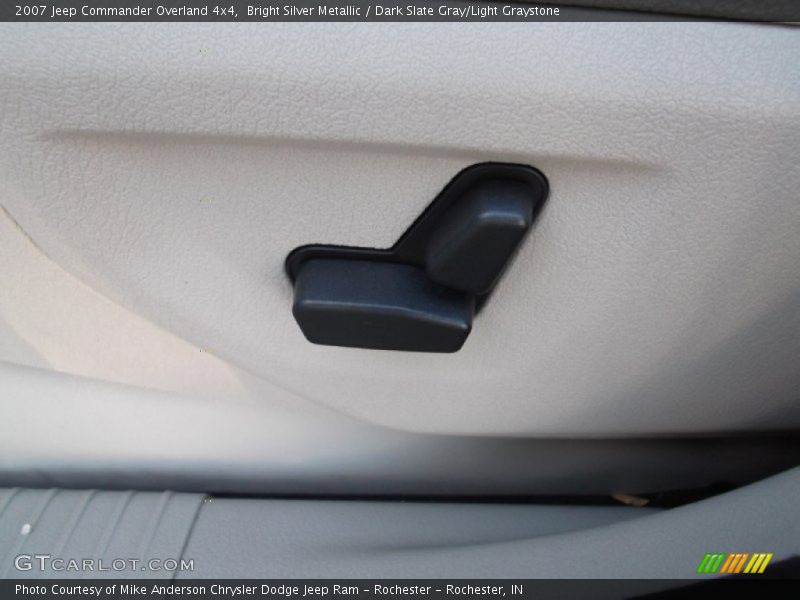 Bright Silver Metallic / Dark Slate Gray/Light Graystone 2007 Jeep Commander Overland 4x4