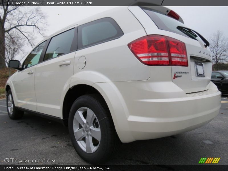Pearl White Tri Coat / Black 2013 Dodge Journey SE