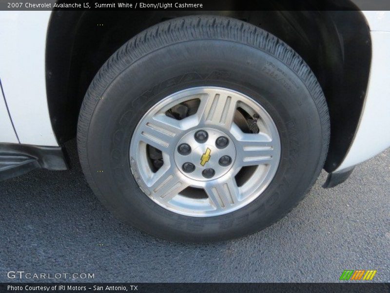 Summit White / Ebony/Light Cashmere 2007 Chevrolet Avalanche LS