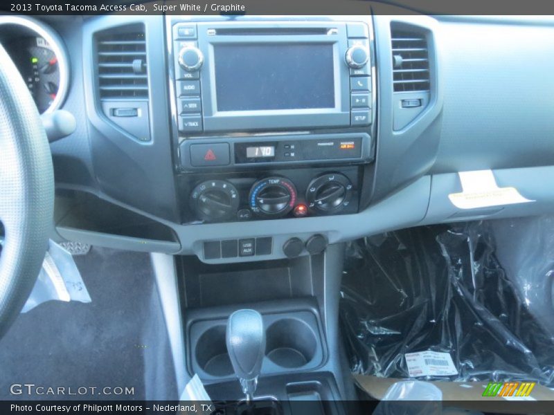 Super White / Graphite 2013 Toyota Tacoma Access Cab
