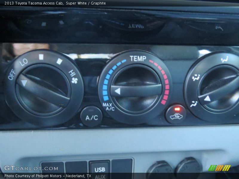 Super White / Graphite 2013 Toyota Tacoma Access Cab